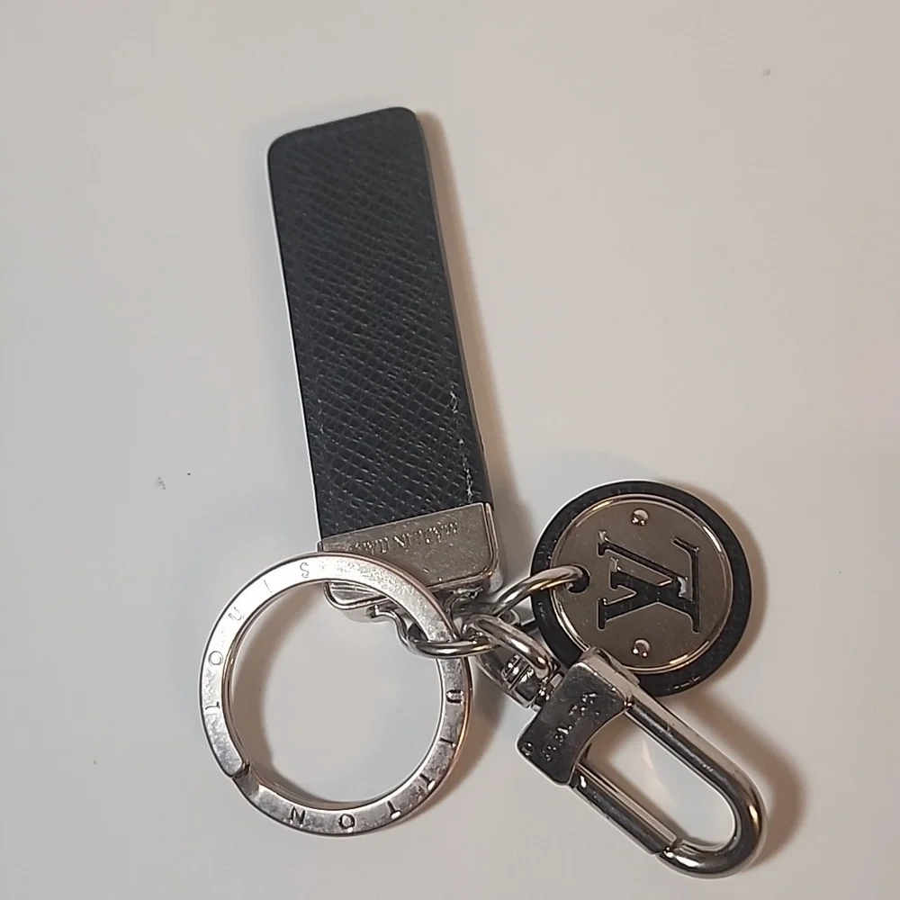 Louis Vuitton Taiga Porte Cles Neo Key Ring /Charm Black and Sliver
